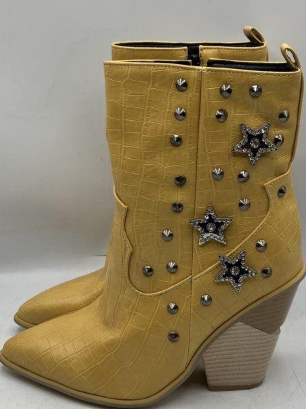 Women’s Yellow Star-Studded Western Booties
